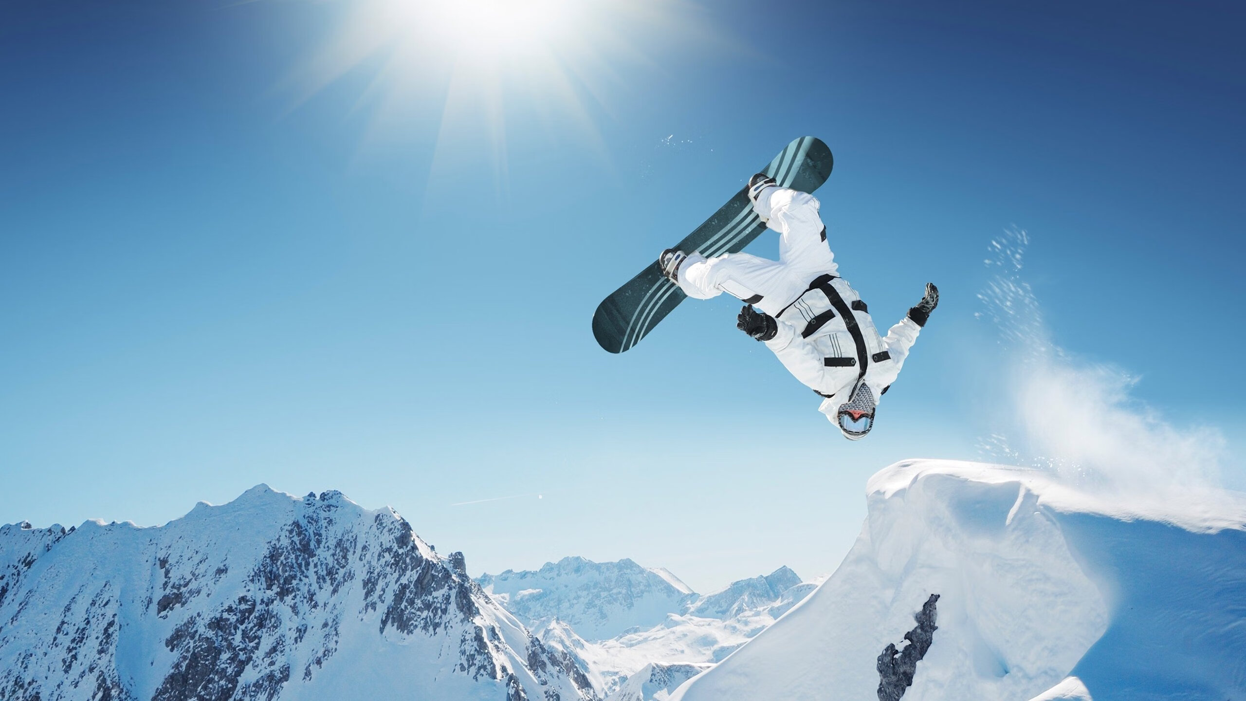 莱万多夫斯基遭遇十五持续失利，拜仁教练压力巨大！赛场气氛高涨